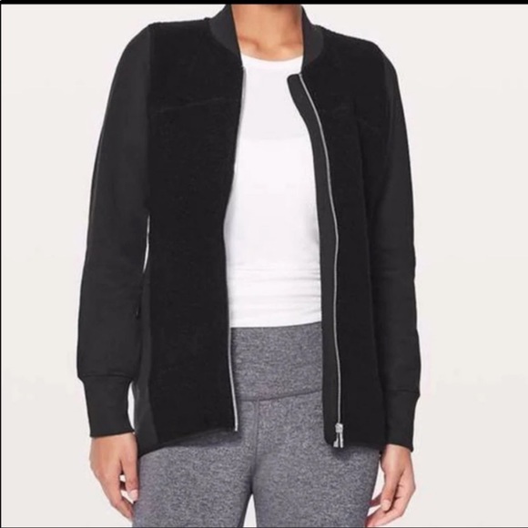 Lululemon Stand Out Sherpa jacket in black-size 6 - Picture 3 of 15